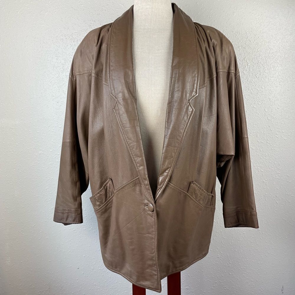 Avanti Leather Jacket Size L EUC